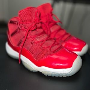 Jordan retro 11 , size 6.5. Y, excellent condition